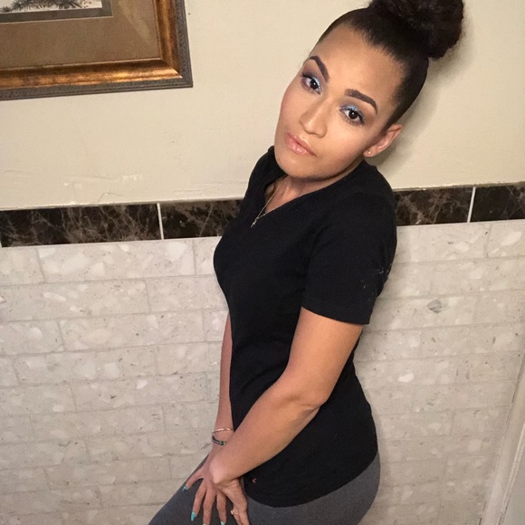 Meet your Posher, Monique - Picture 1 of 1